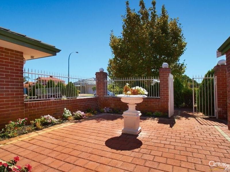 153 Southacre Drive, Canning Vale WA 6155