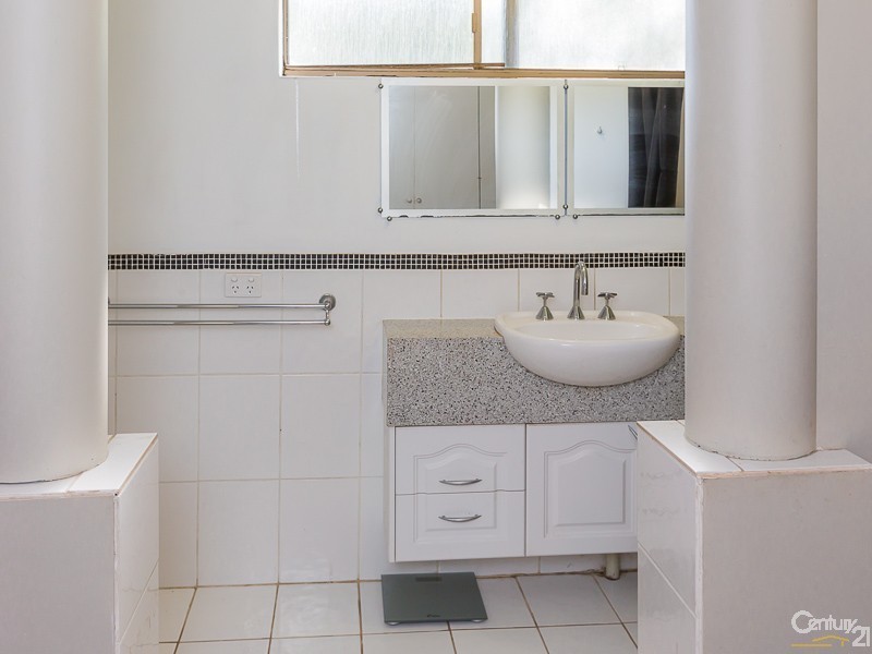 13 Kurrajong Street, Roleystone WA 6111