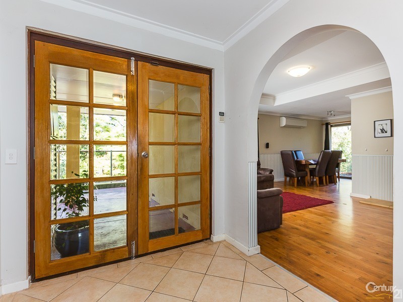 13 Kurrajong Street, Roleystone WA 6111