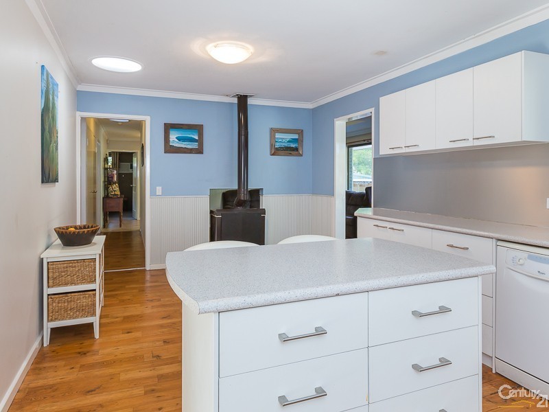 13 Kurrajong Street, Roleystone WA 6111