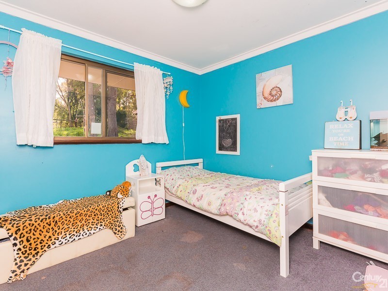 13 Kurrajong Street, Roleystone WA 6111