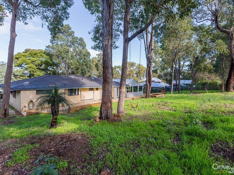 13 Kurrajong Street, Roleystone WA 6111