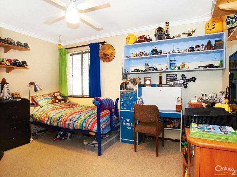 11 Lorenzo Street, Thornlie WA 6108