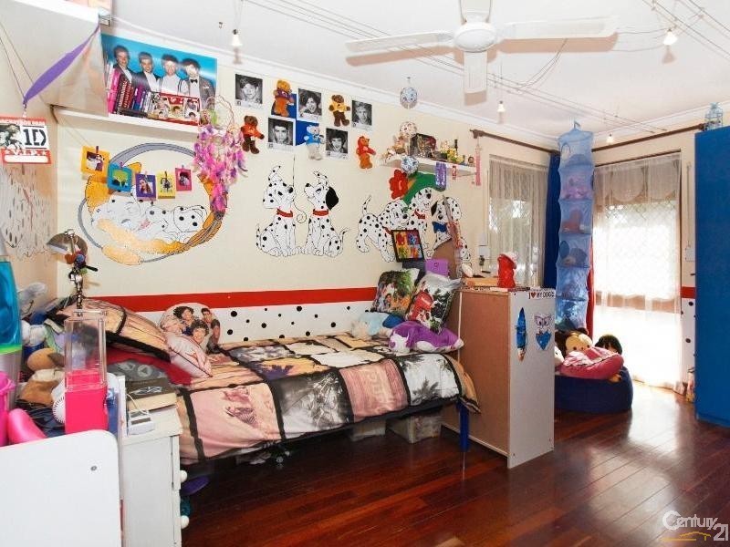 11 Lorenzo Street, Thornlie WA 6108