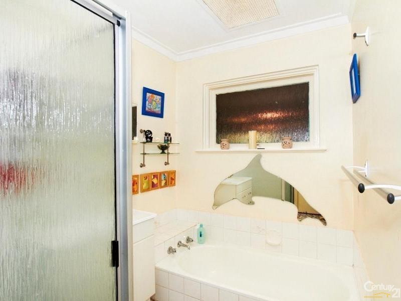 11 Lorenzo Street, Thornlie WA 6108