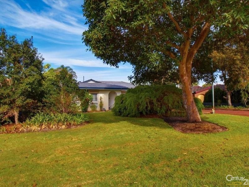 11 Lorenzo Street, Thornlie WA 6108