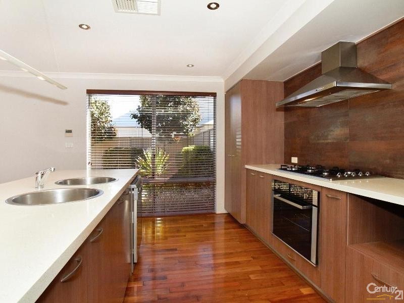 16 Boardwalk Boulevard, Southern River WA 6110