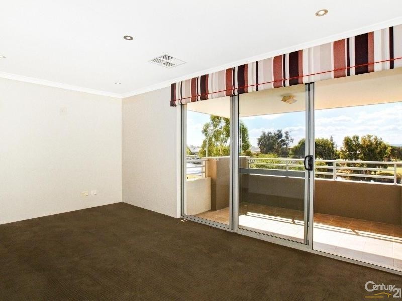 16 Boardwalk Boulevard, Southern River WA 6110