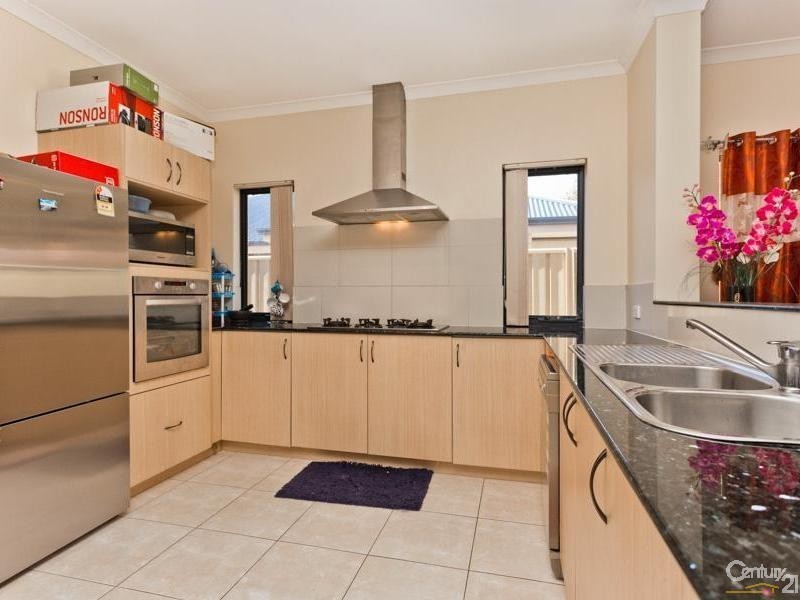 28 Claridge Circle, Thornlie WA 6108
