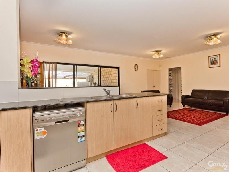 28 Claridge Circle, Thornlie WA 6108