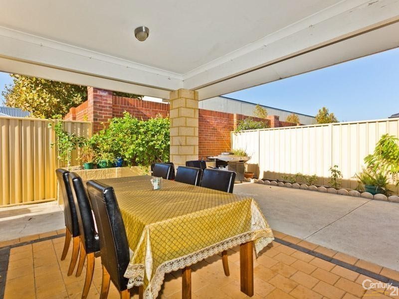 28 Claridge Circle, Thornlie WA 6108