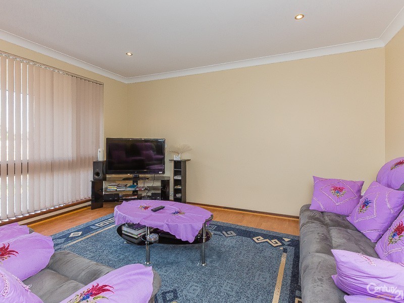 2 Barson Court, Thornlie WA 6108