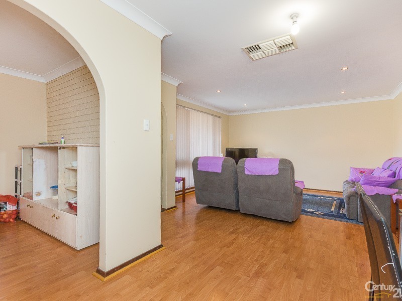 2 Barson Court, Thornlie WA 6108