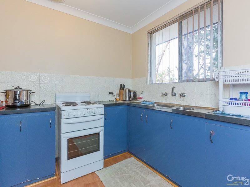 2 Barson Court, Thornlie WA 6108