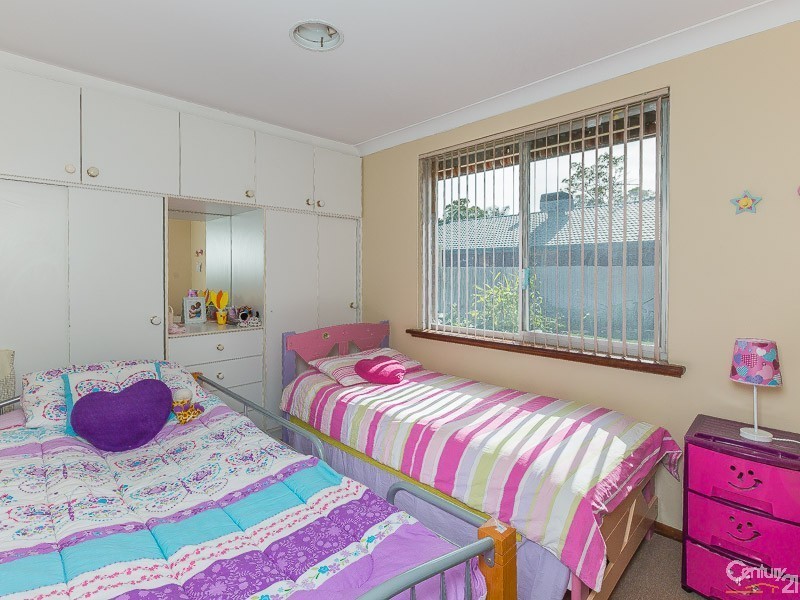 2 Barson Court, Thornlie WA 6108