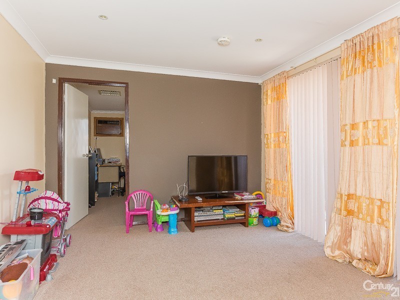 2 Barson Court, Thornlie WA 6108