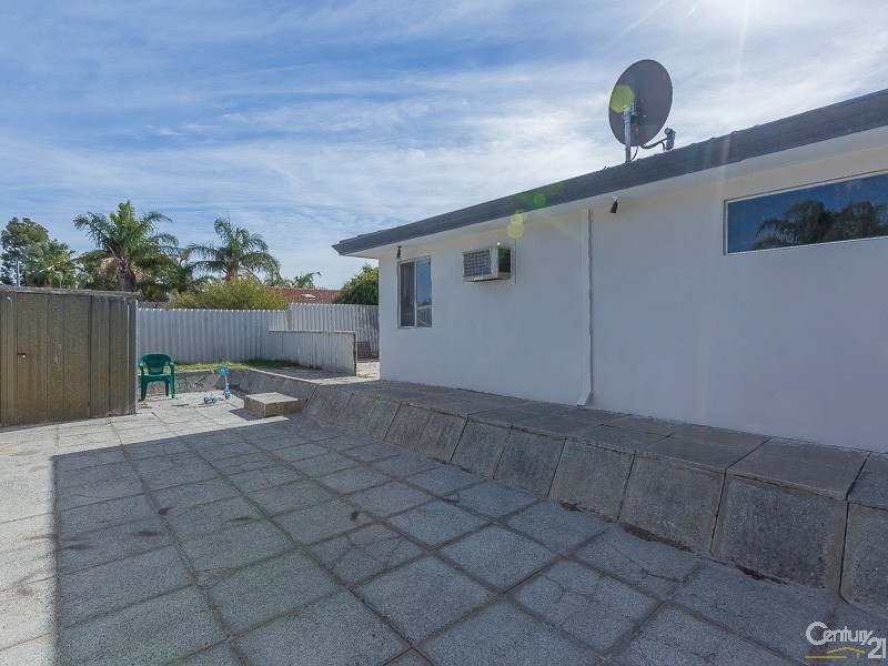 2 Barson Court, Thornlie WA 6108