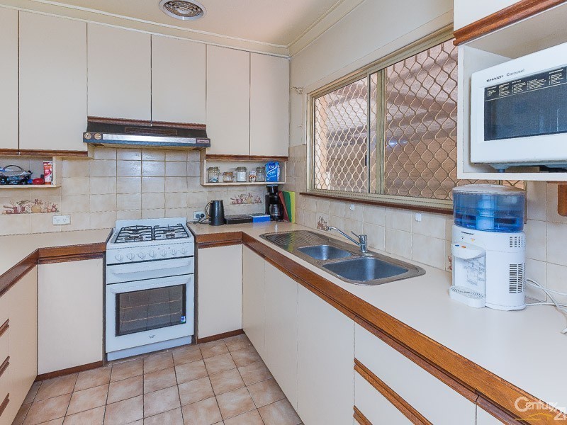 13 Coops Avenue, Thornlie WA 6108