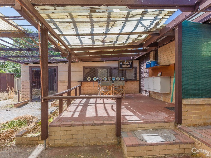 13 Coops Avenue, Thornlie WA 6108