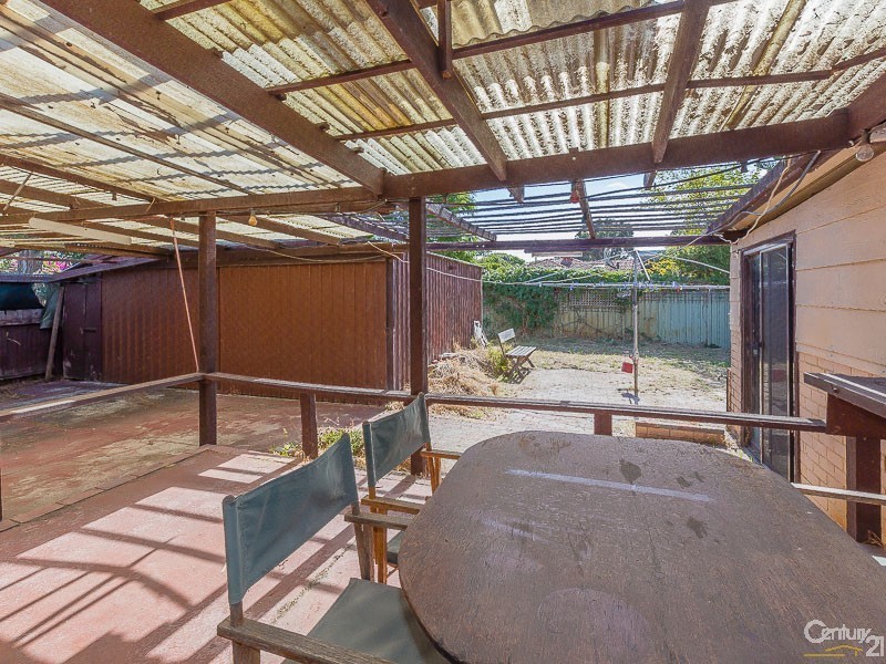13 Coops Avenue, Thornlie WA 6108