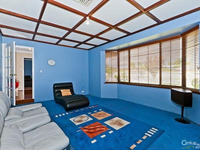 80 Regal Drive, Thornlie WA 6108