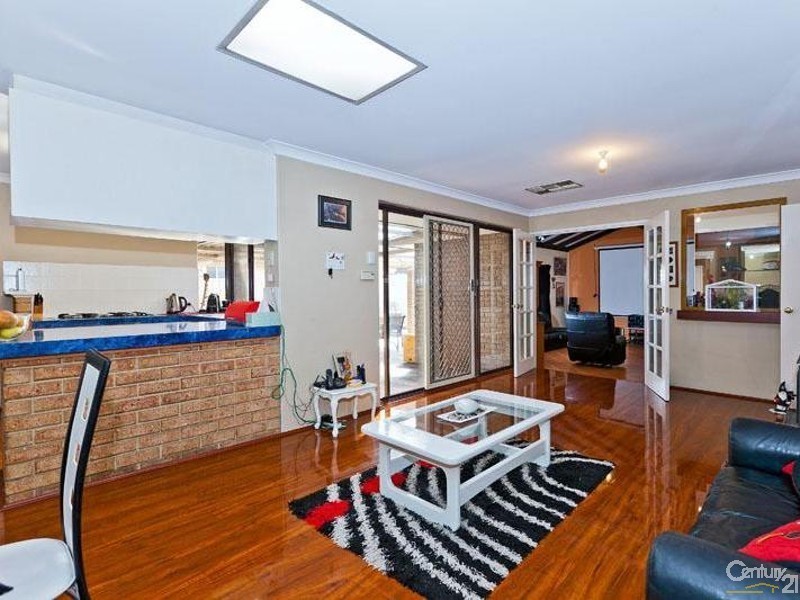 80 Regal Drive, Thornlie WA 6108