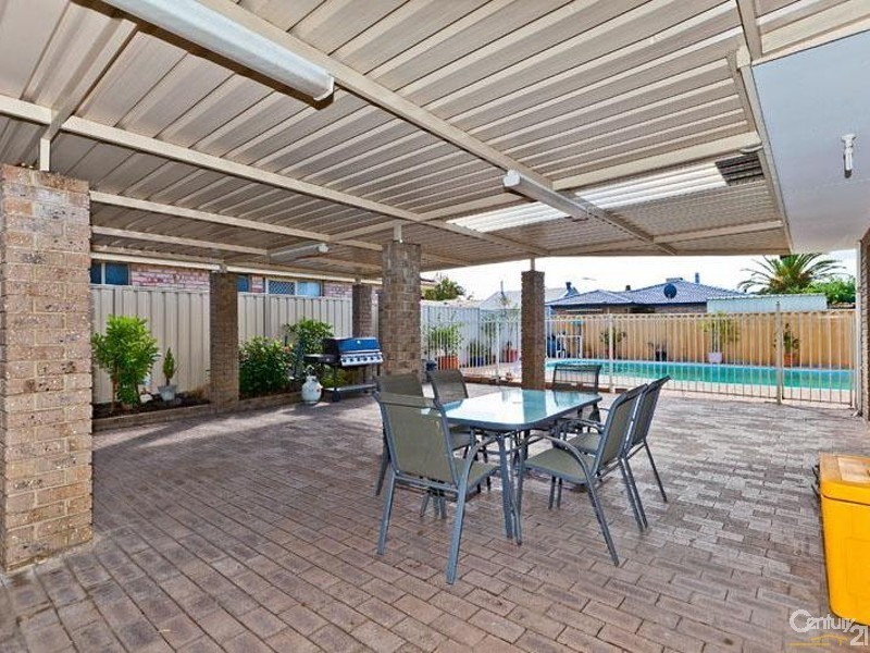 80 Regal Drive, Thornlie WA 6108