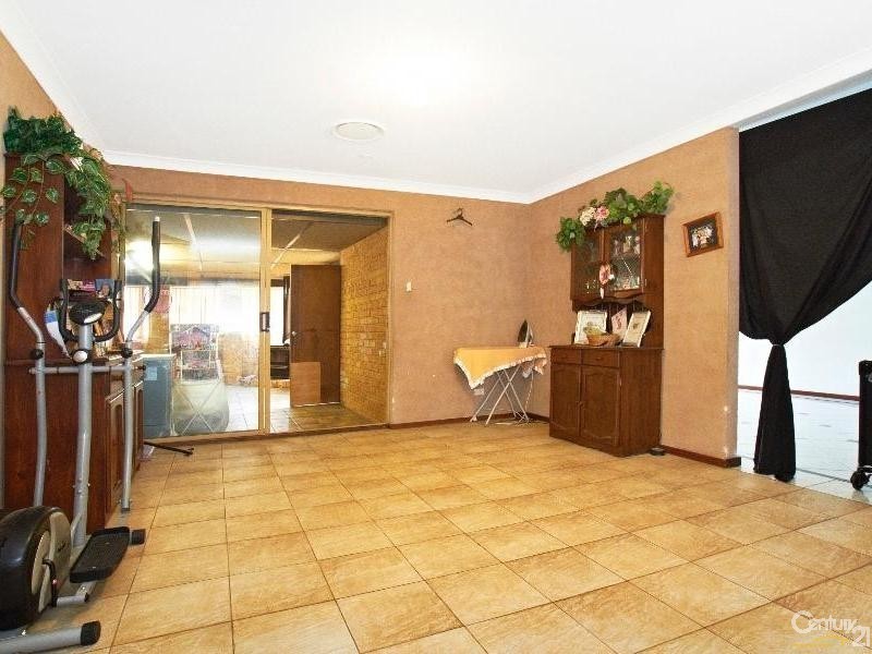 10 Seville Drive, Seville Grove WA 6112