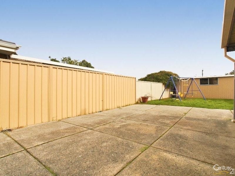 10 Seville Drive, Seville Grove WA 6112