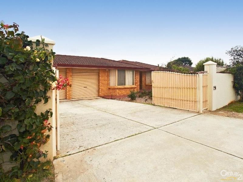 10 Seville Drive, Seville Grove WA 6112