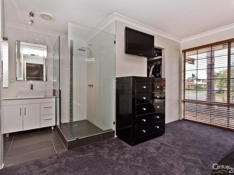 4 Gledhill Way, Leeming WA 6149