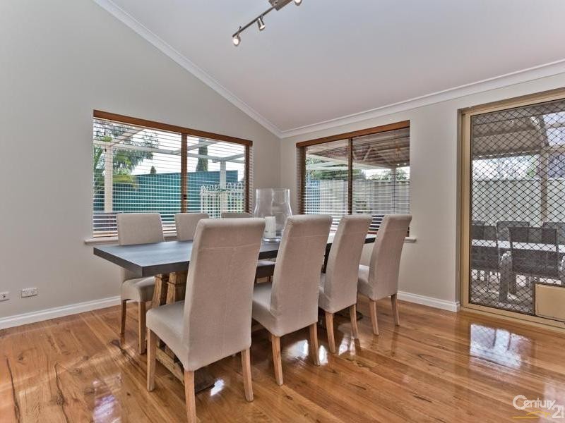 4 Gledhill Way, Leeming WA 6149