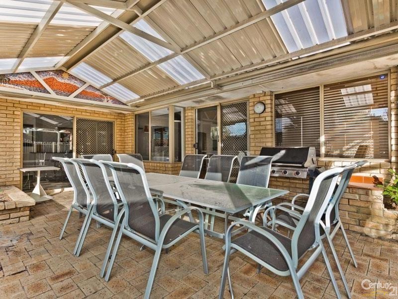 4 Gledhill Way, Leeming WA 6149