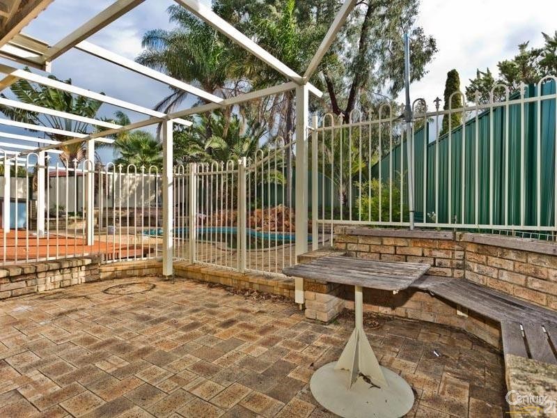 4 Gledhill Way, Leeming WA 6149