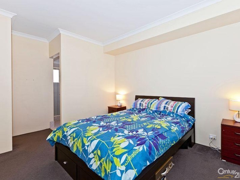 74 St Catharines Promenade, Champion Lakes WA 6111