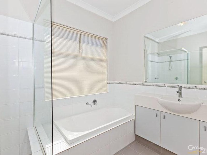 74 St Catharines Promenade, Champion Lakes WA 6111