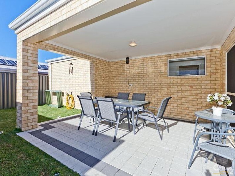 74 St Catharines Promenade, Champion Lakes WA 6111