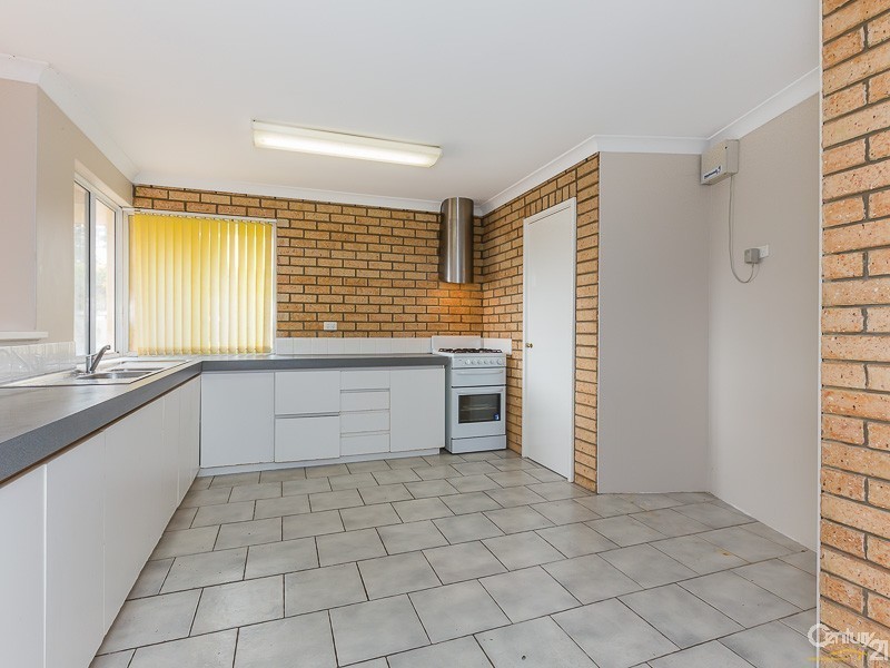 10 Lind Court, Quinns Rocks WA 6030