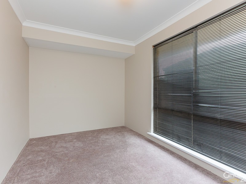 10 Lind Court, Quinns Rocks WA 6030