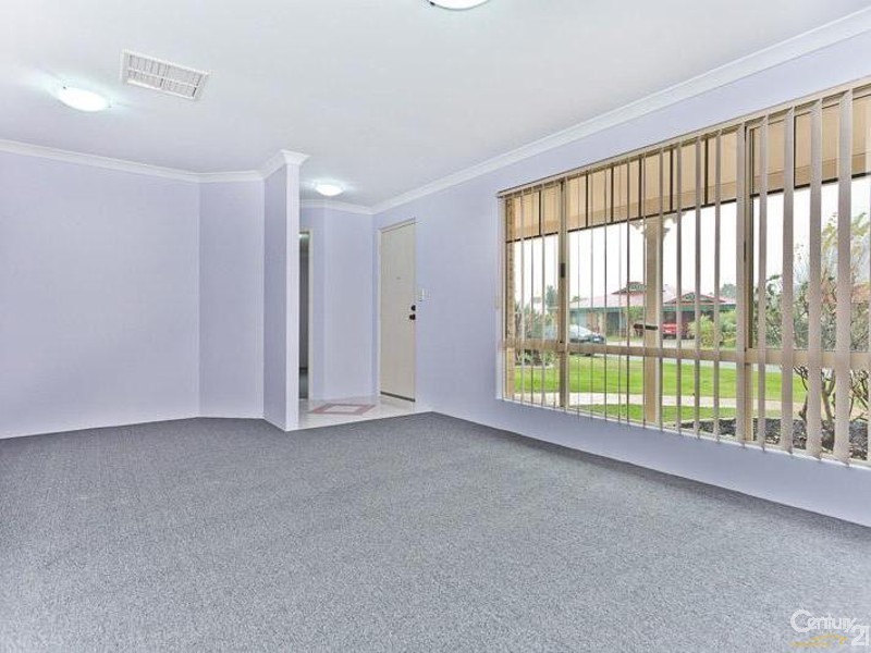 2 Rosebud Close, Huntingdale WA 6110