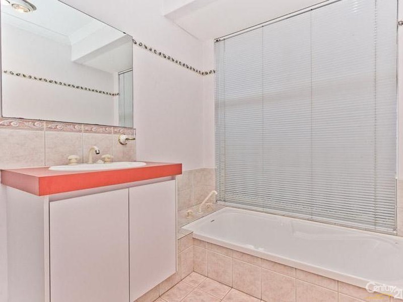 2 Rosebud Close, Huntingdale WA 6110