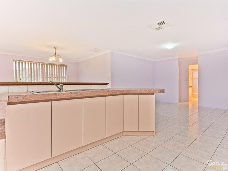 2 Rosebud Close, Huntingdale WA 6110