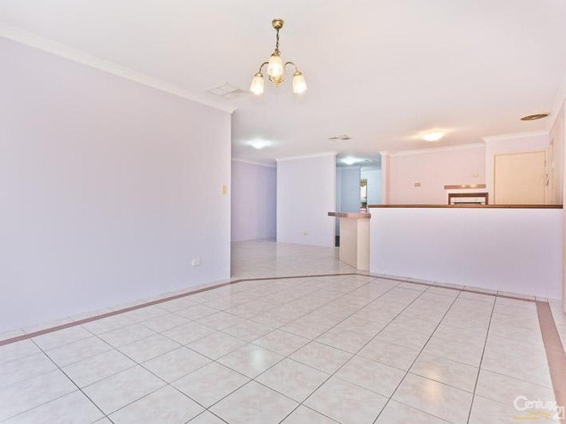 2 Rosebud Close, Huntingdale WA 6110