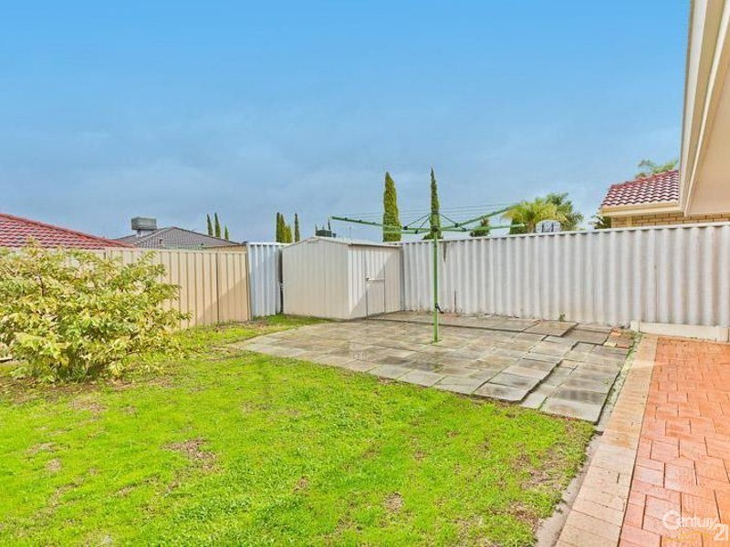 2 Rosebud Close, Huntingdale WA 6110