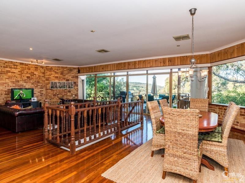 95 Roberts Road, Kelmscott WA 6111