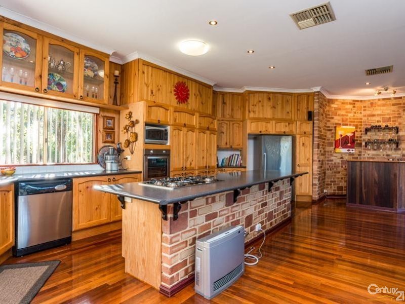 95 Roberts Road, Kelmscott WA 6111