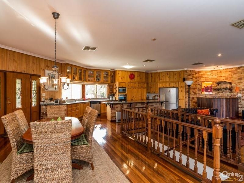 95 Roberts Road, Kelmscott WA 6111