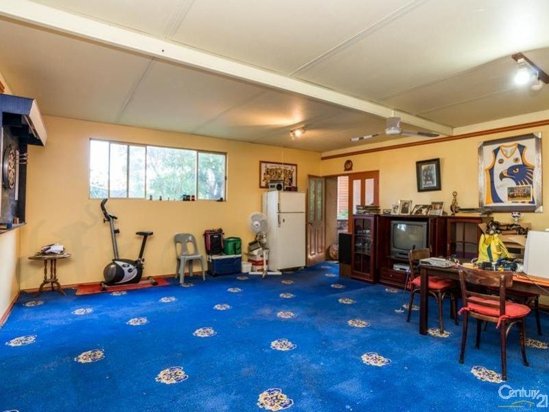 95 Roberts Road, Kelmscott WA 6111
