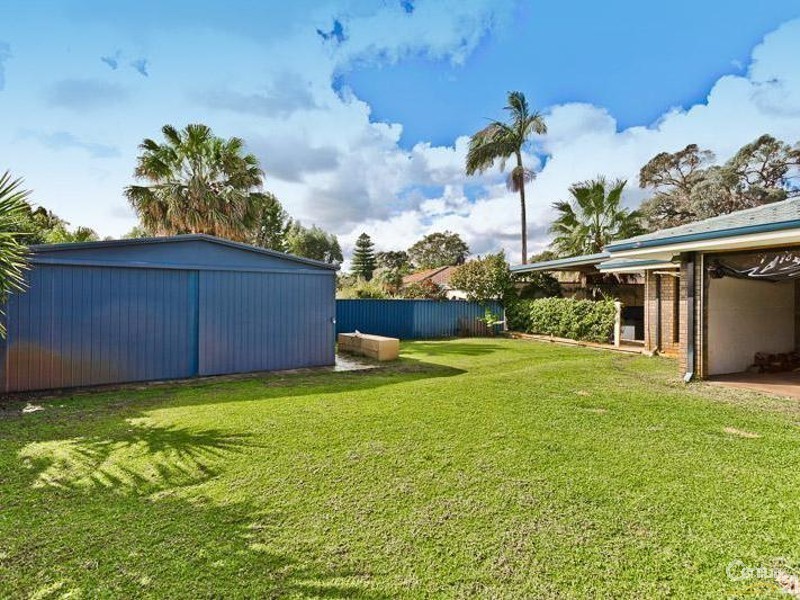 10 Fairset Street, Thornlie WA 6108