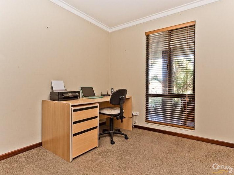 10 Fairset Street, Thornlie WA 6108